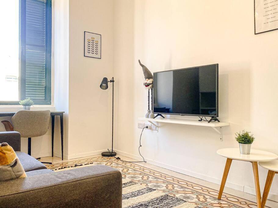 Entire In 1a By Solea Apartment